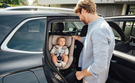 Isofix Dualfix Pro M, 61-105 cm, Onyx Black